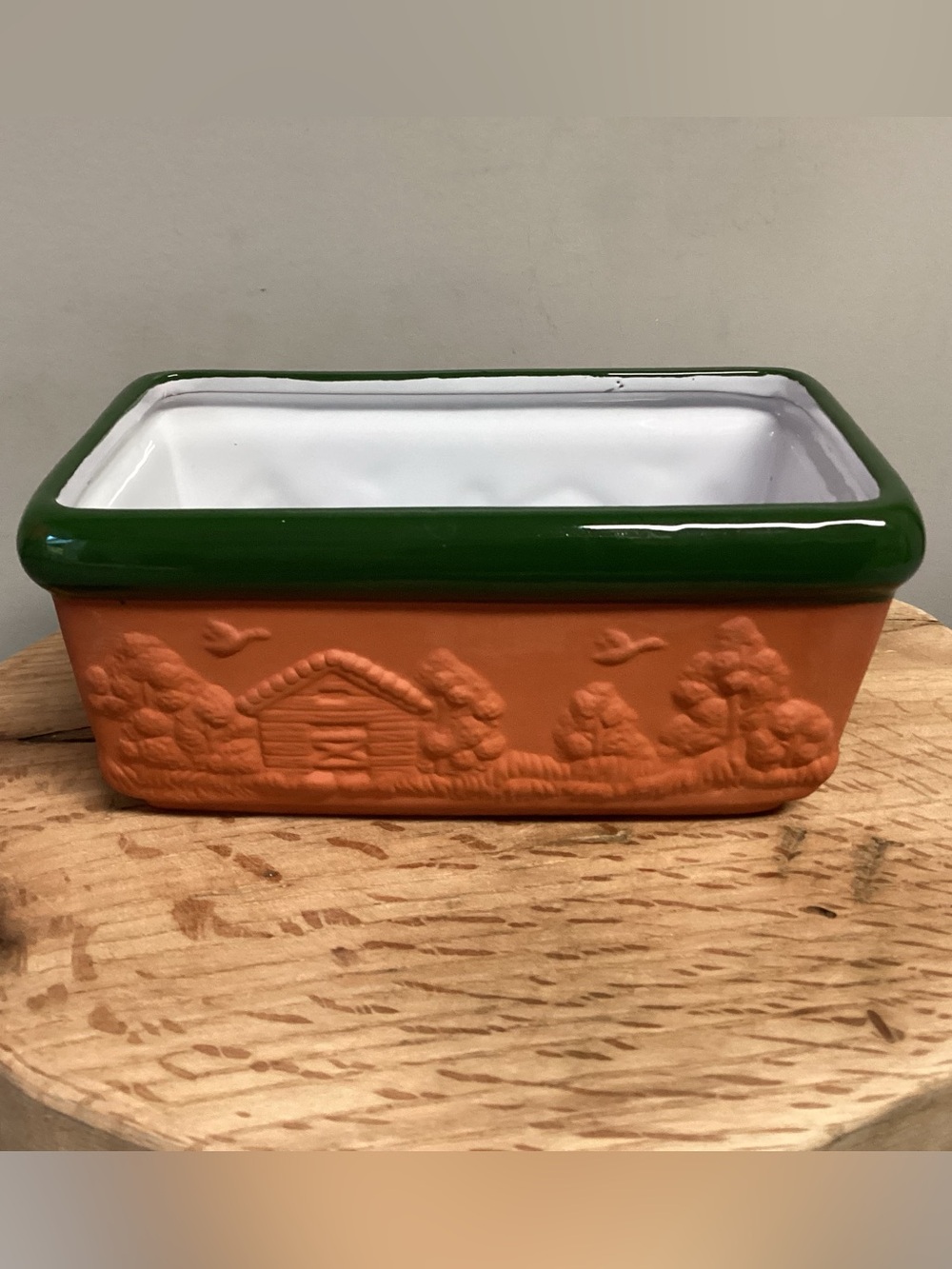 🟠 Vintage - Rustic Terracotta Farmhouse / Cottage / Cabin / Barn themed planter